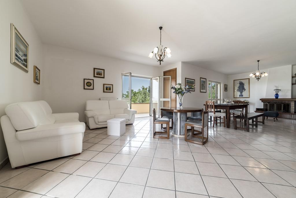 סנטה מריה די קסטלבאטה Villa Tina מראה חיצוני תמונה